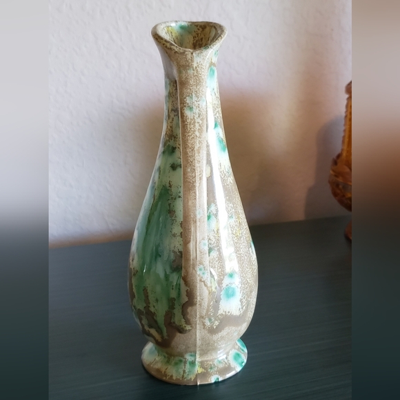 Vintage Cream & Green Mottled Hand Glazed Mid-Century Modern 70s Pre-formed Vase - Picture 5 of 8